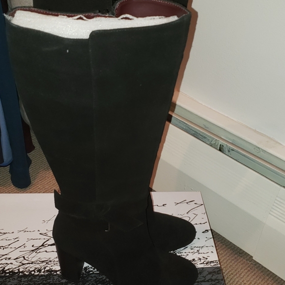 Boots - Picture 4 of 4